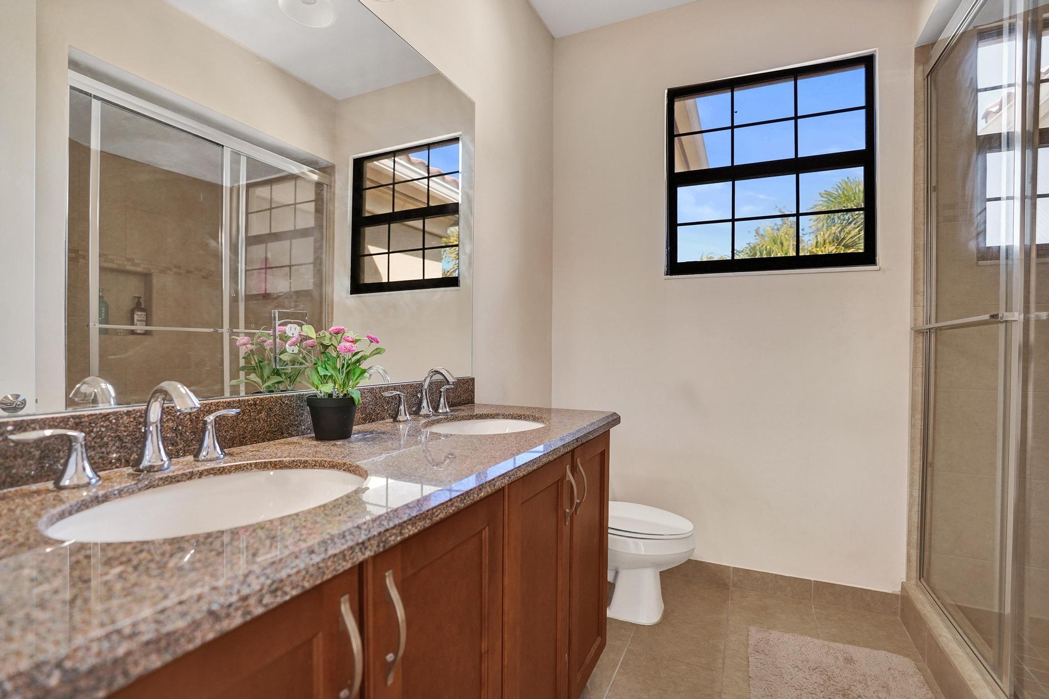 16610 Gateway Bridge Drive Delray Beach, FL 33446 - Photo 22 of 67 Guest Bath