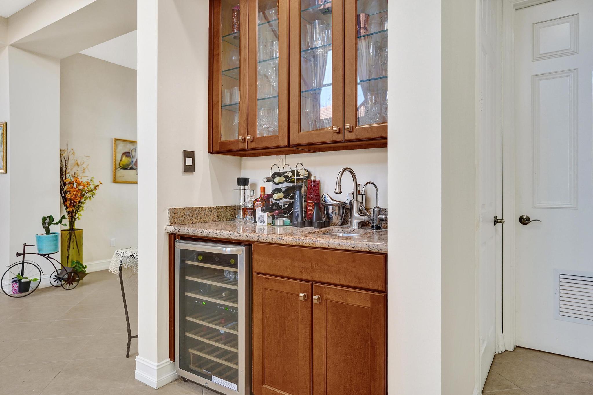 16610 Gateway Bridge Drive Delray Beach, FL 33446 - Photo 36 of 67 Wet Bar