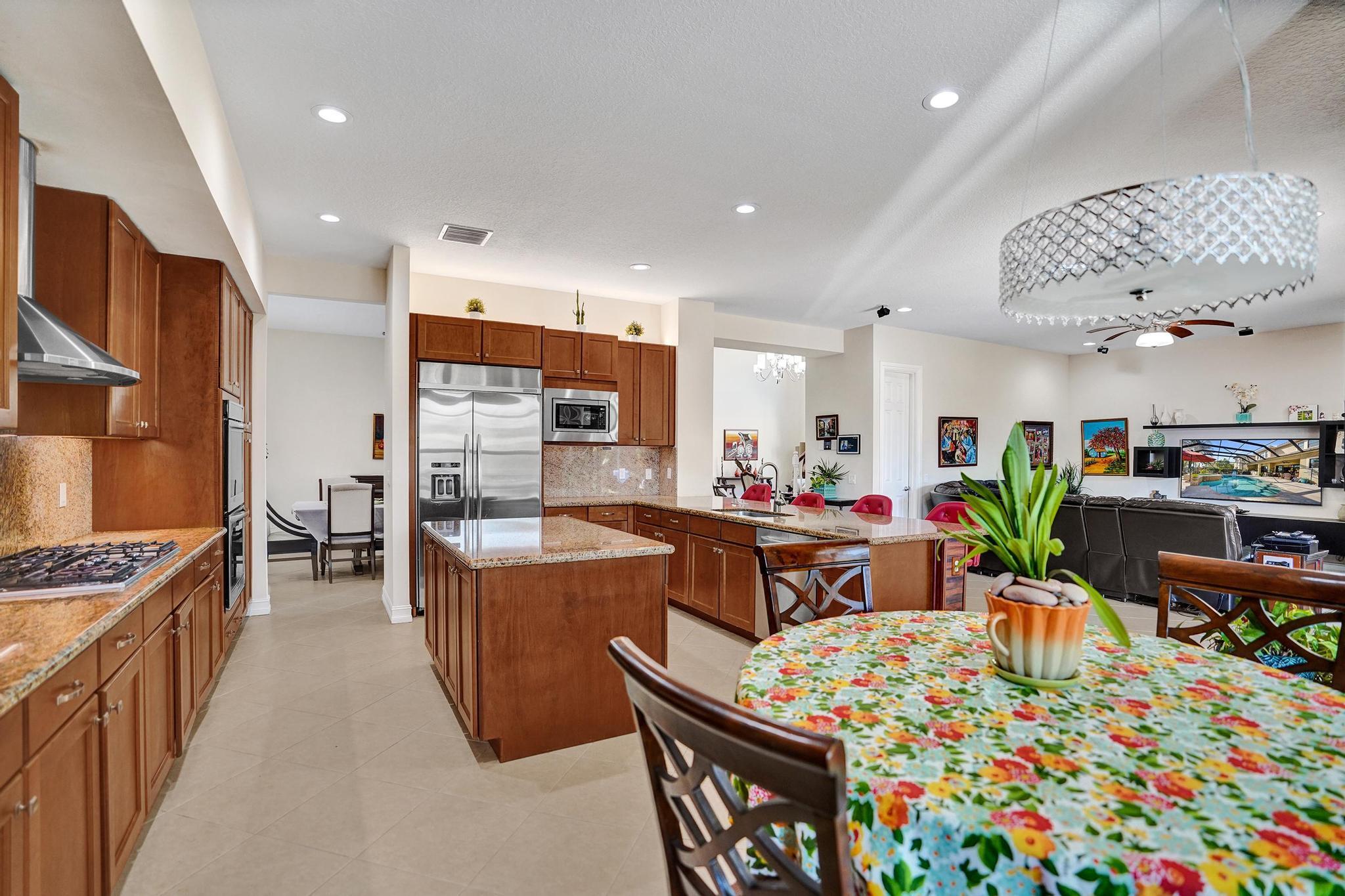 16610 Gateway Bridge Drive Delray Beach, FL 33446 - Photo 6 of 67 Custom Eat In Kitchen
