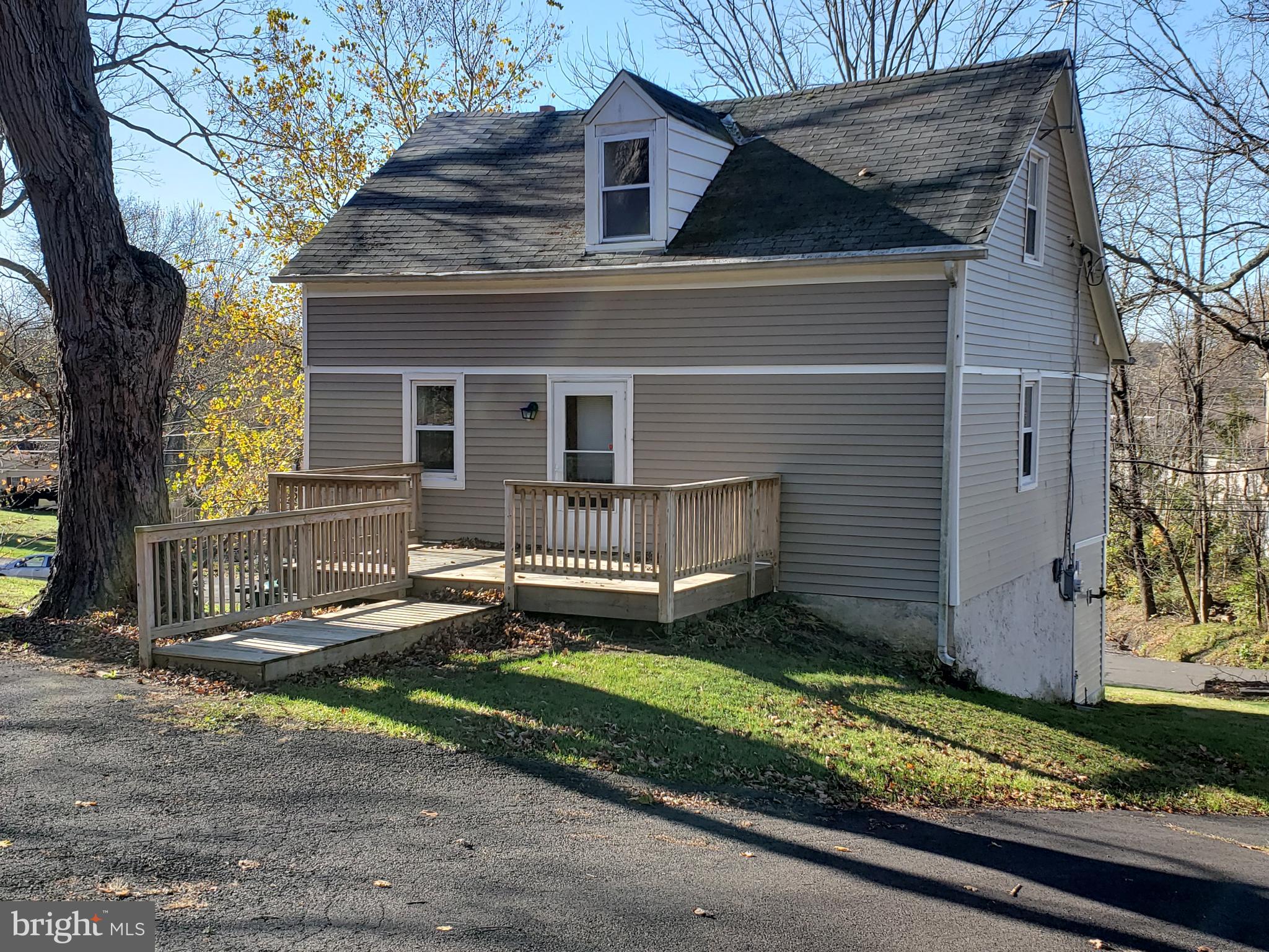 23 Duane Road Doylestown, PA 18901 - Photo 2 of 13