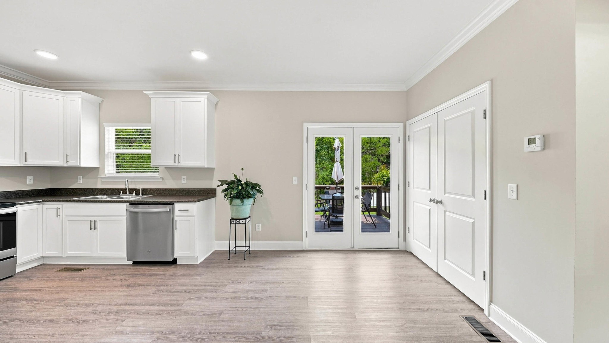 1547 Dallas Lake Road Hixson, TN 37343 - Photo 6 of 28 Gallery Image 6