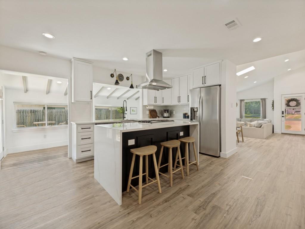 6716 Roundrock Road Dallas, TX 75248 - Photo 9 of 36