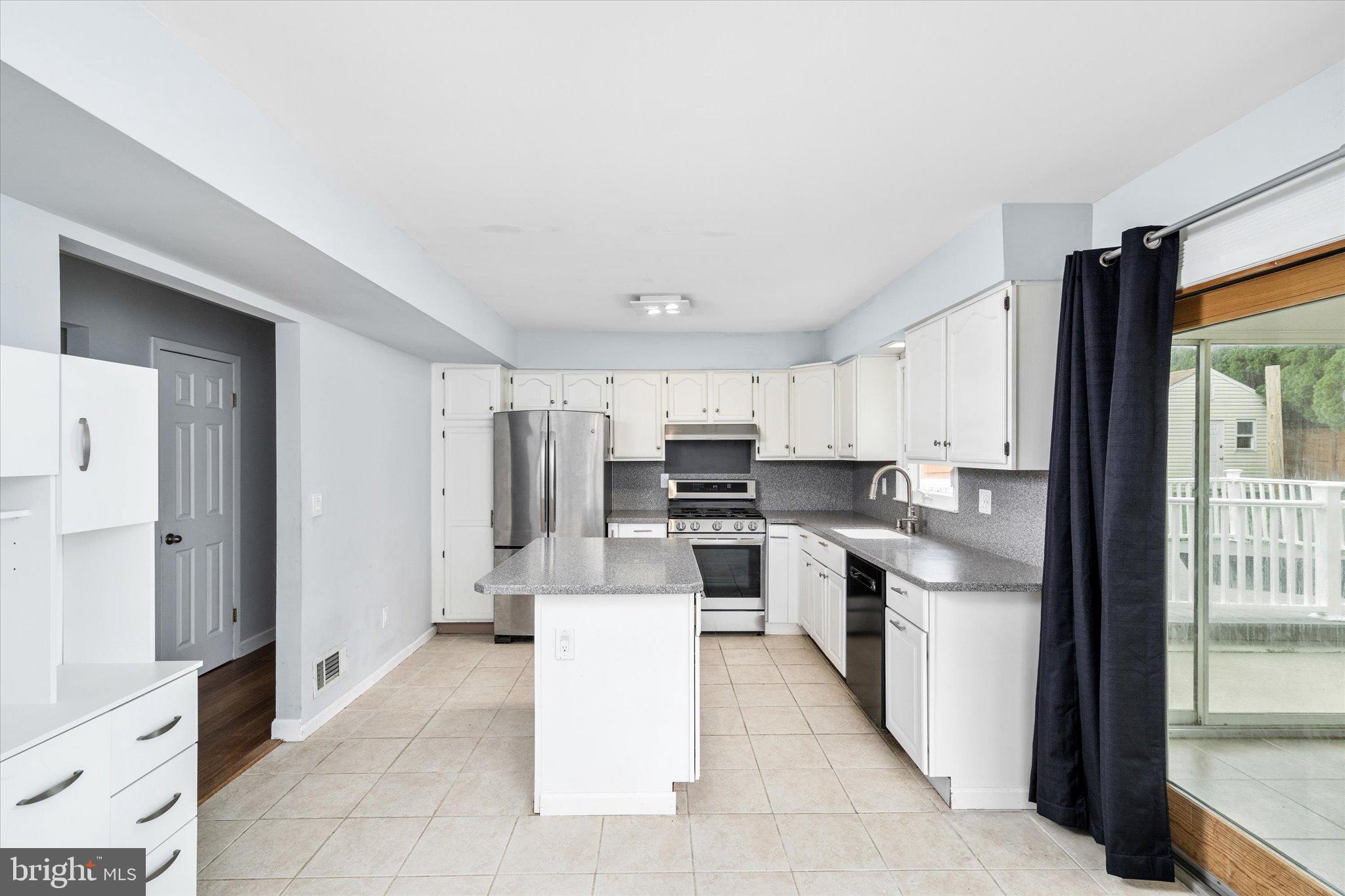 343 George Dye Road Hamilton, NJ 08690 - Photo 13 of 34