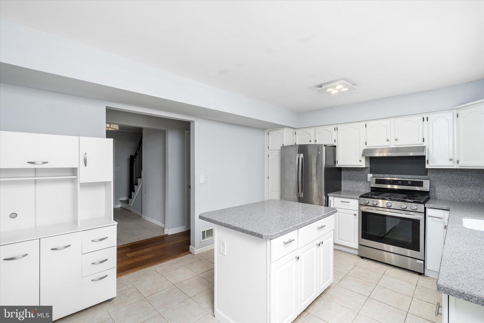 343 George Dye Road Hamilton, NJ 08690 - Photo 15 of 34