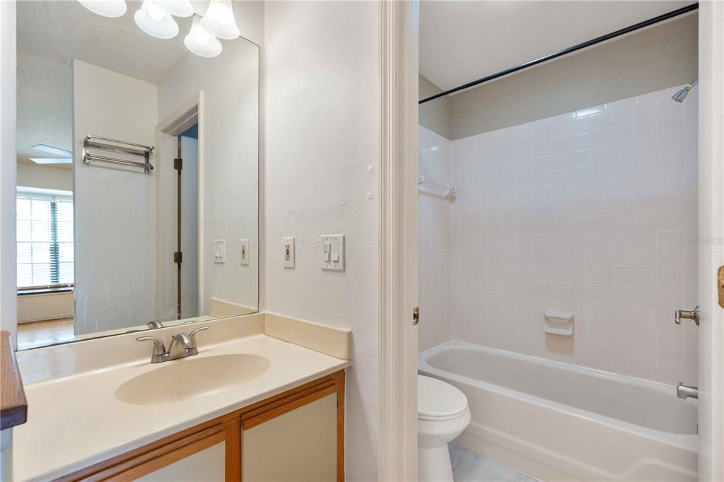 5100 Burchette Road, Unit 404 Tampa, FL 33647 - Photo 15 of 41