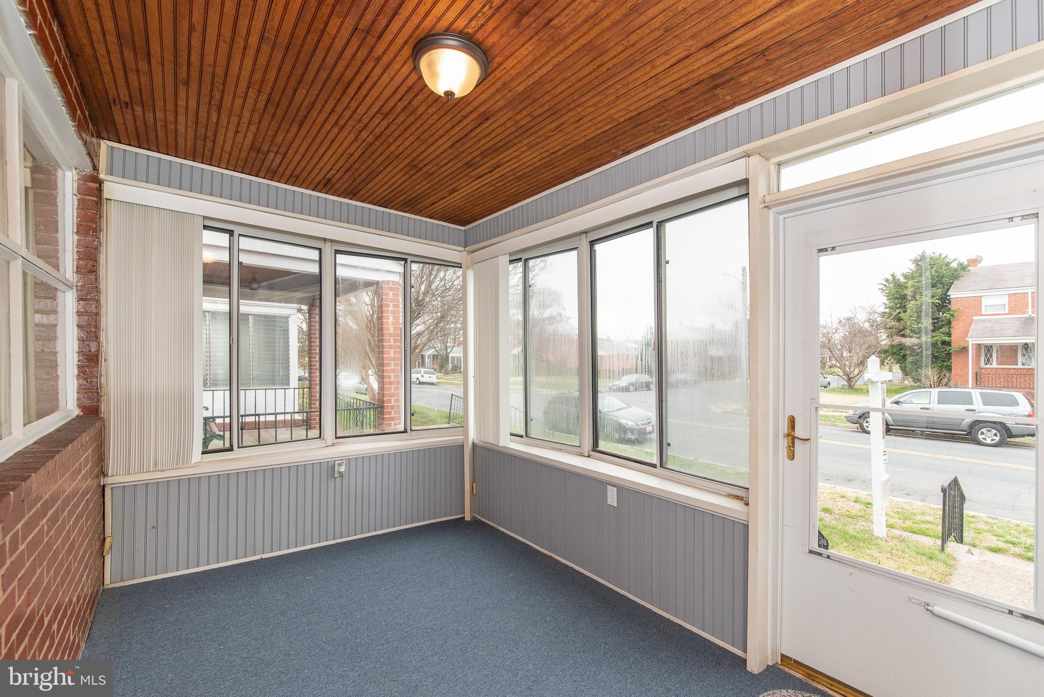 2718 Moorgate Road Baltimore, MD 21222 - Photo 3 of 39 Sunroom