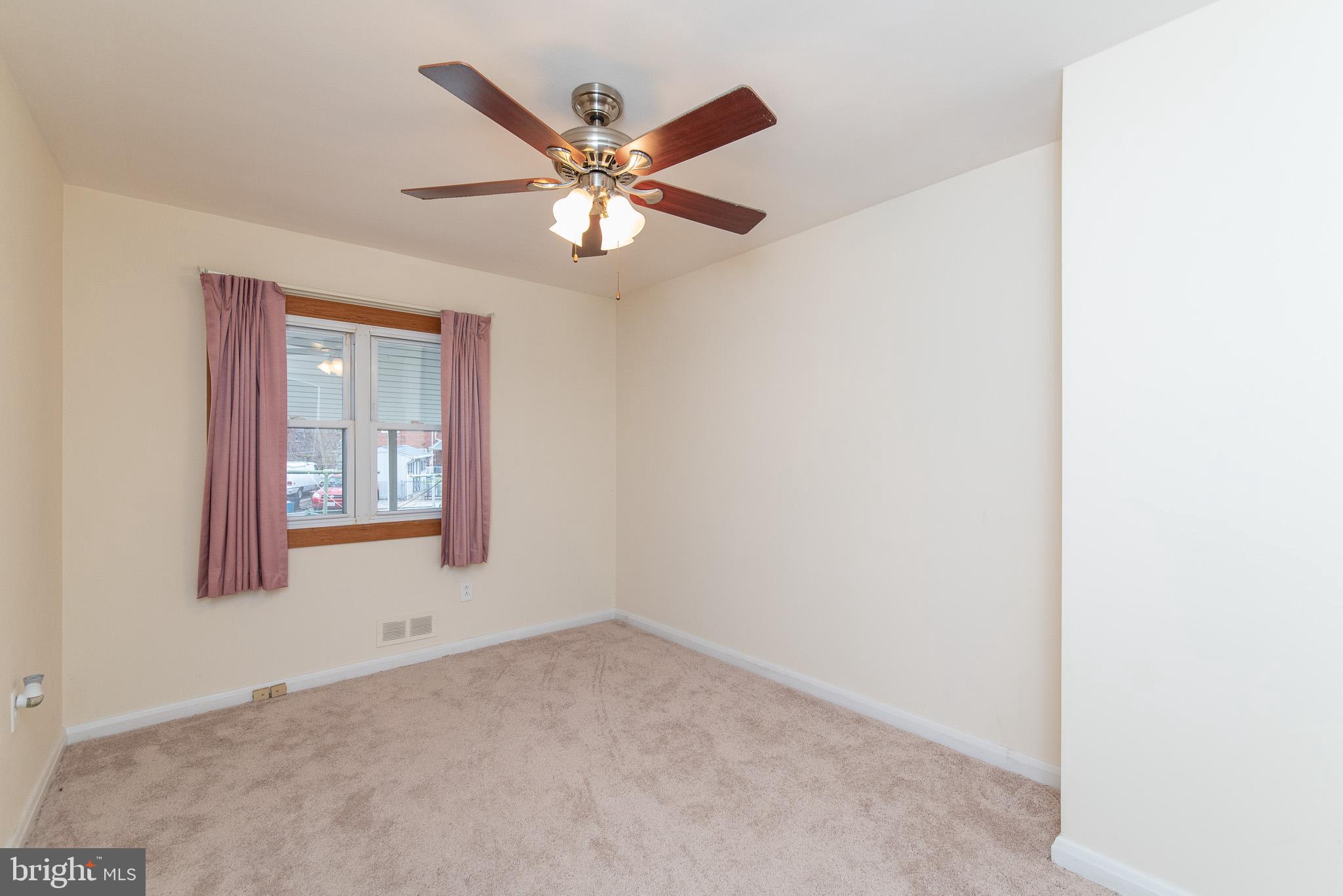 2718 Moorgate Road Baltimore, MD 21222 - Photo 10 of 39 Dining Room
