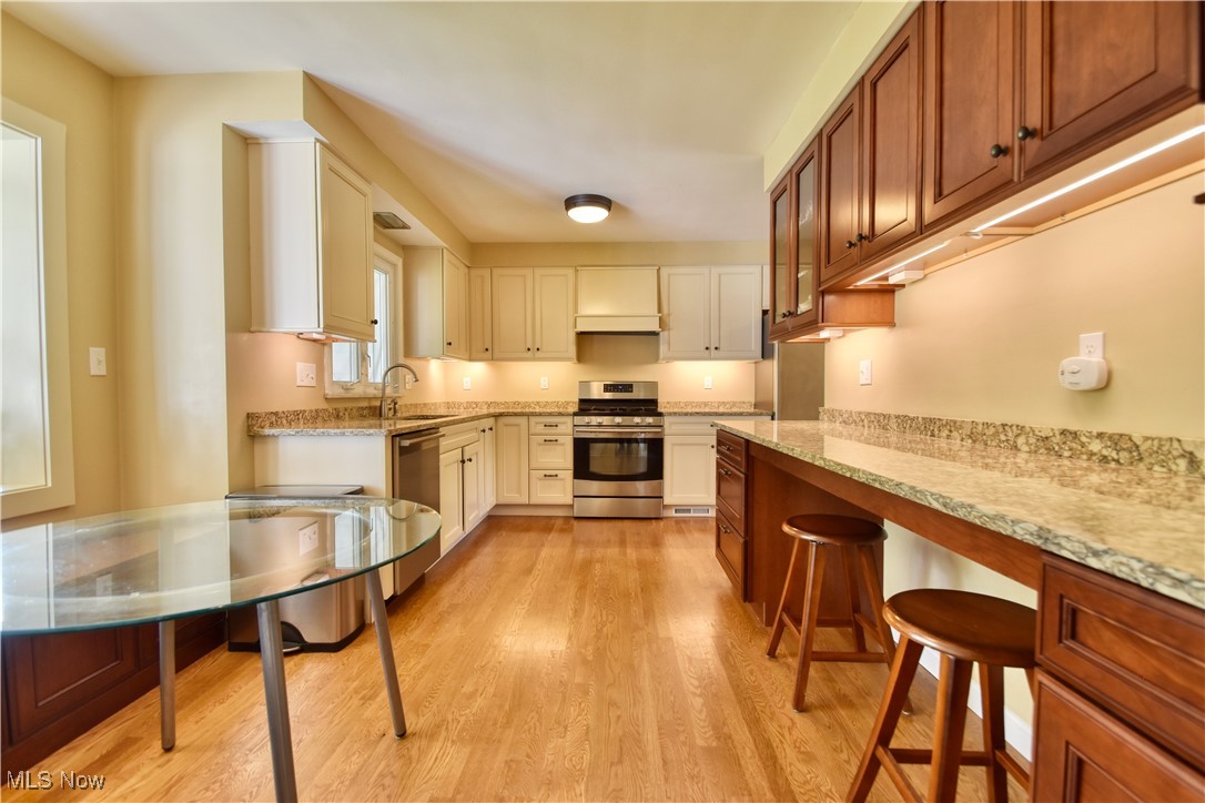 23751 Hazelmere Road Beachwood, OH 44122 - Photo 6 of 17 Gallery Image 6