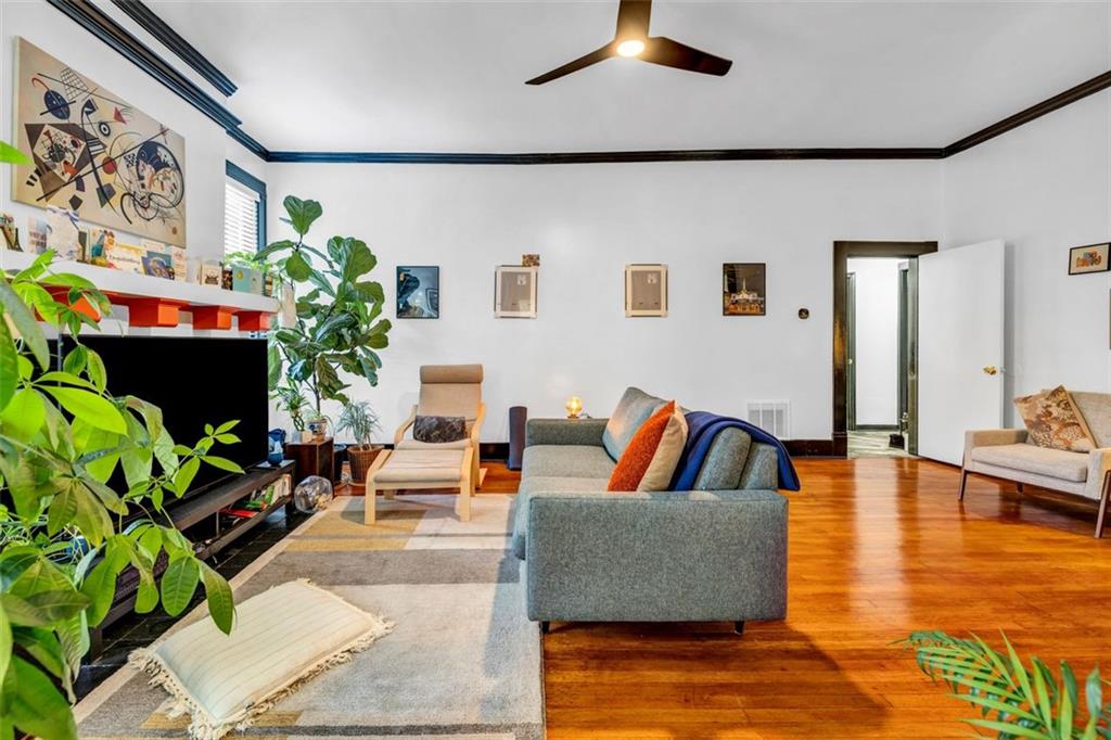 800 Myrtle Street Northeast Atlanta, GA 30308 - Photo 18 of 28 a living room with furniture and a couch