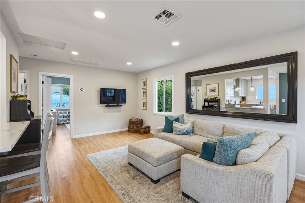 2028 Chesson Street Duarte, CA 91010 - Photo 5 of 66 Living room
