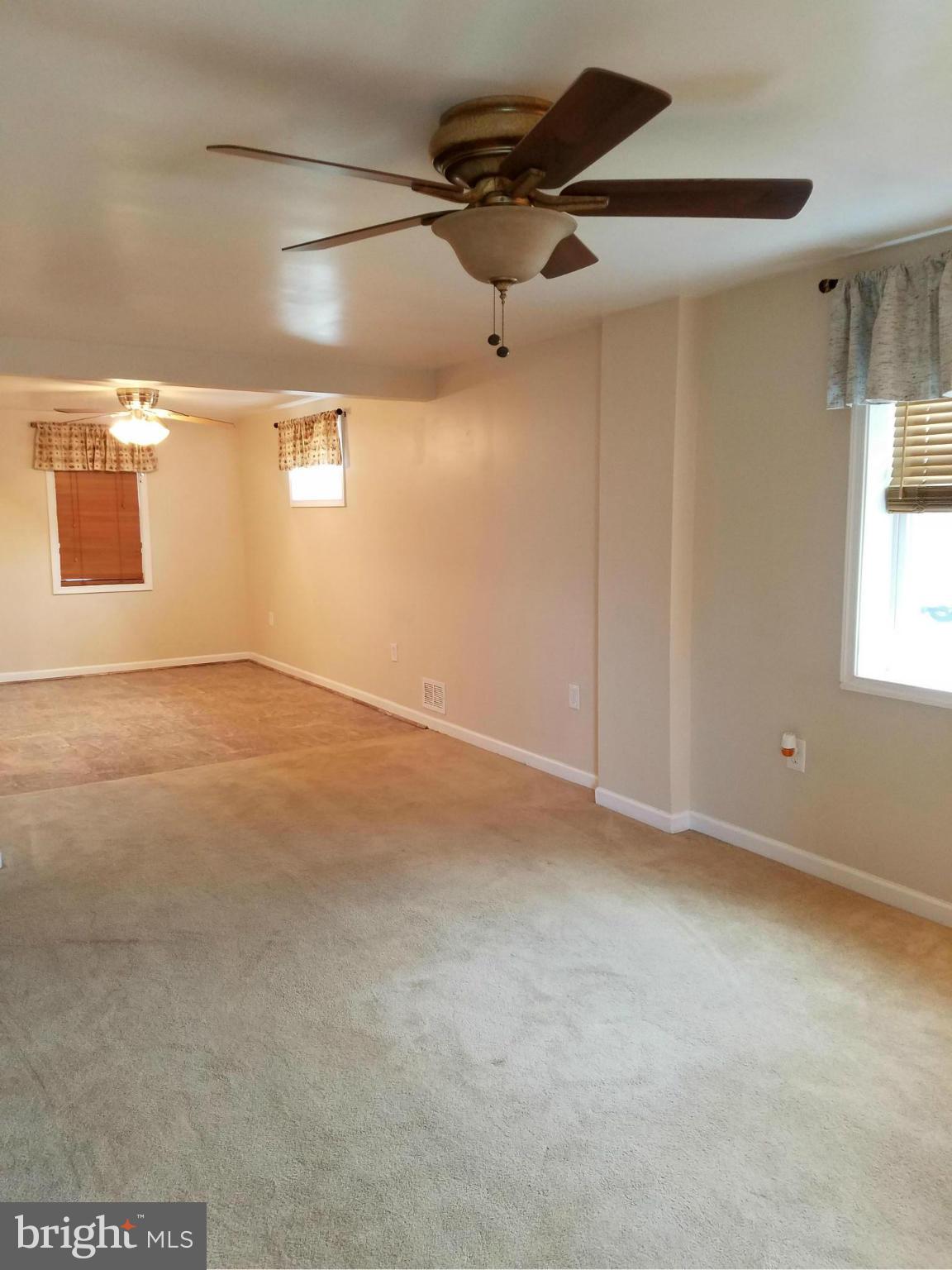 7862 New Battle Grove Road Baltimore, MD 21222 - Photo 12 of 24 Living Room