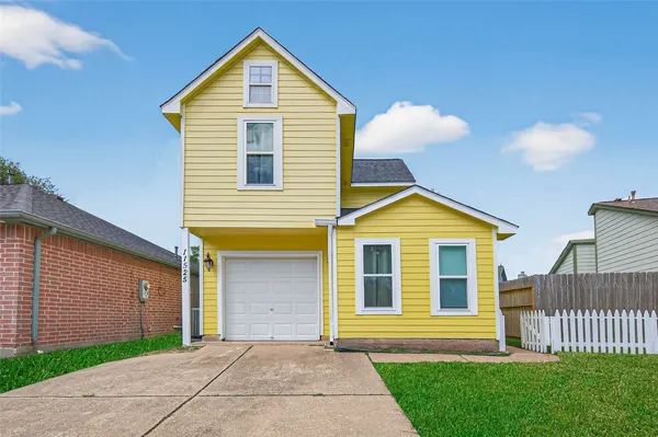 $1,700 | 11525 Teaside Drive, Houston, TX 77066