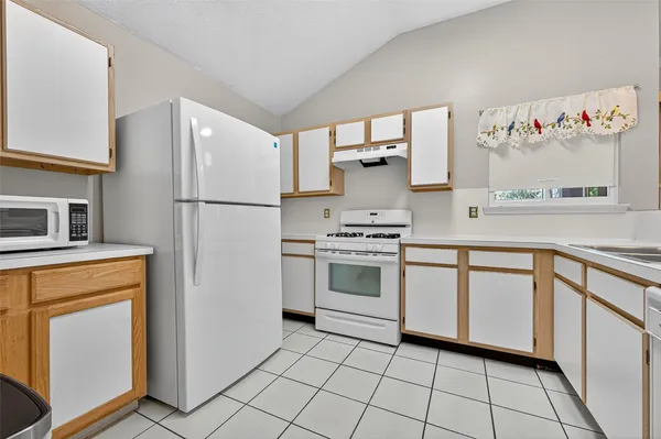 $1,700 | 11525 Teaside Drive, Houston, TX 77066