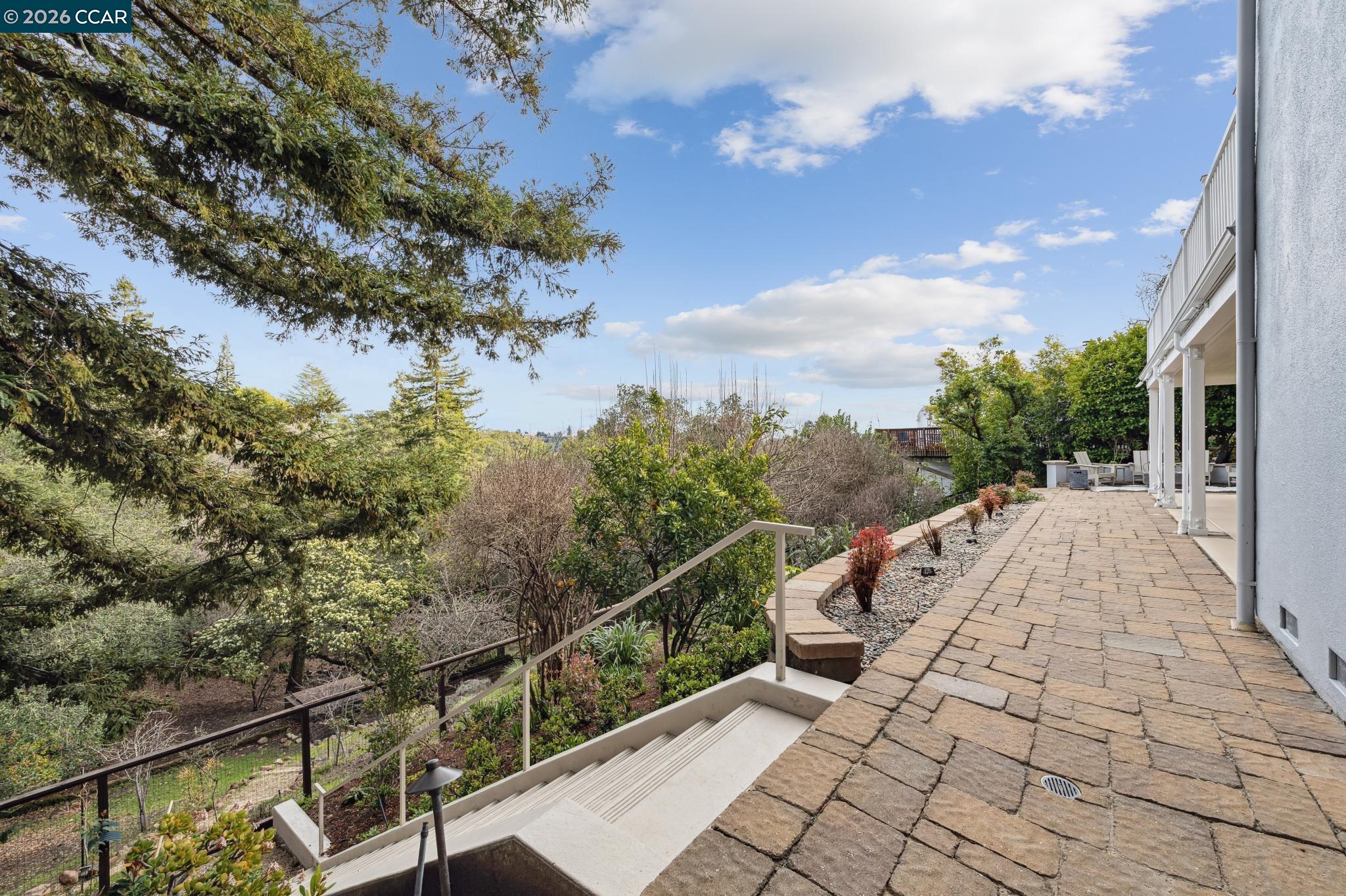 15 Los Dedos Road Orinda, CA 94563 - Photo 19 of 60