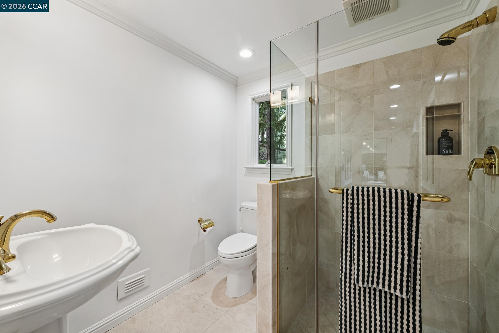 15 Los Dedos Road Orinda, CA 94563 - Photo 3 of 60