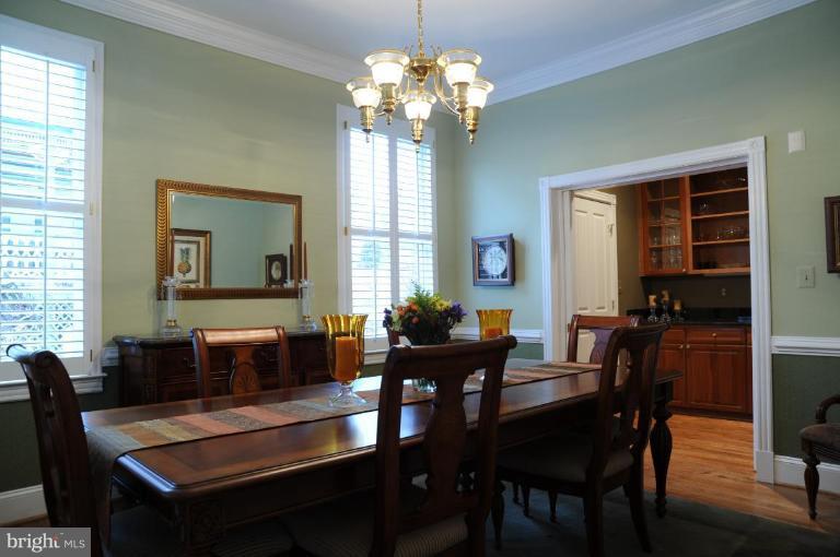 333 Little Quarry Road Gaithersburg, MD 20878 - Photo 4 of 19 Dining Room