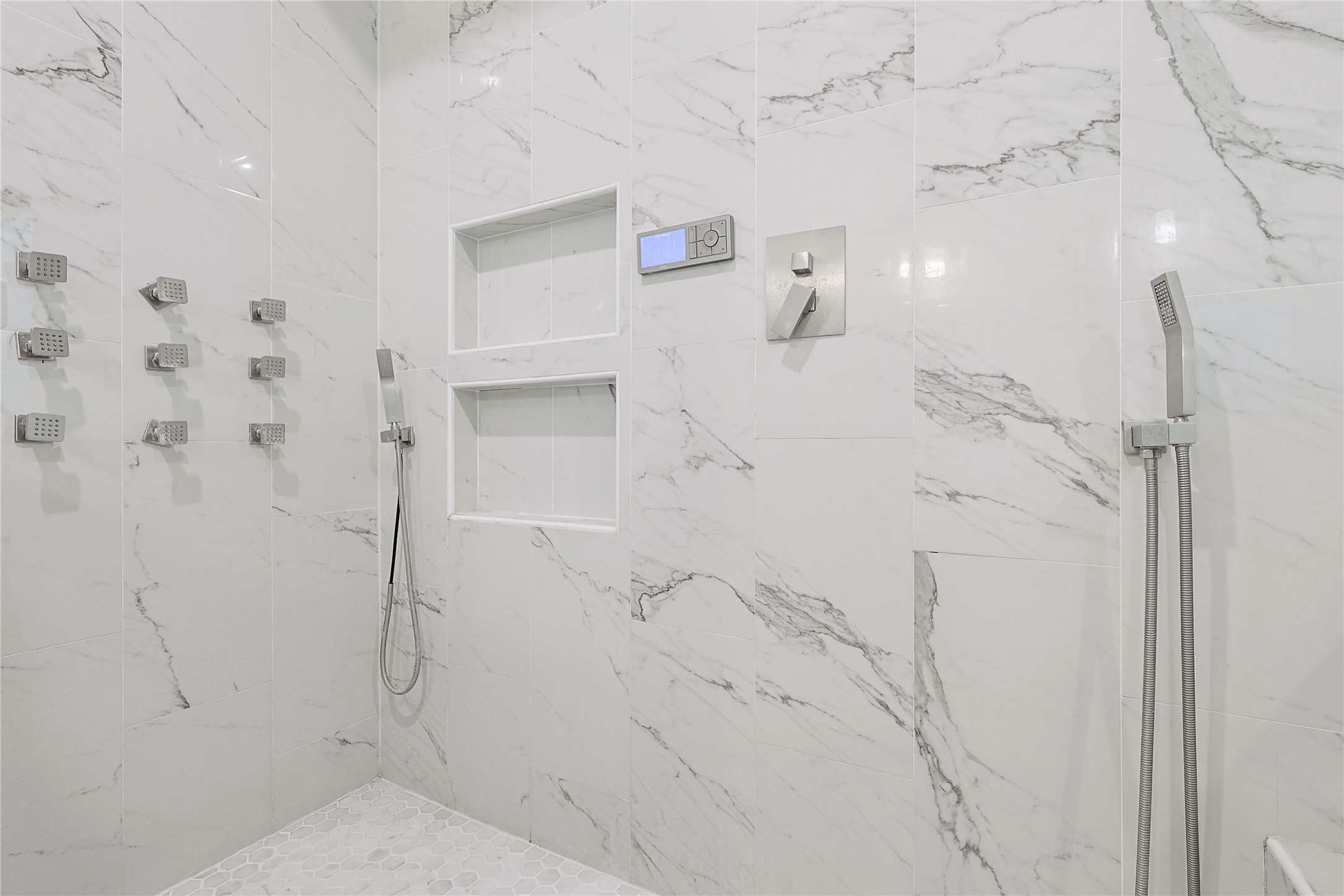 642 Parthenon Place New Caney, TX 77357 - Photo 13 of 30 a bathroom with a shower