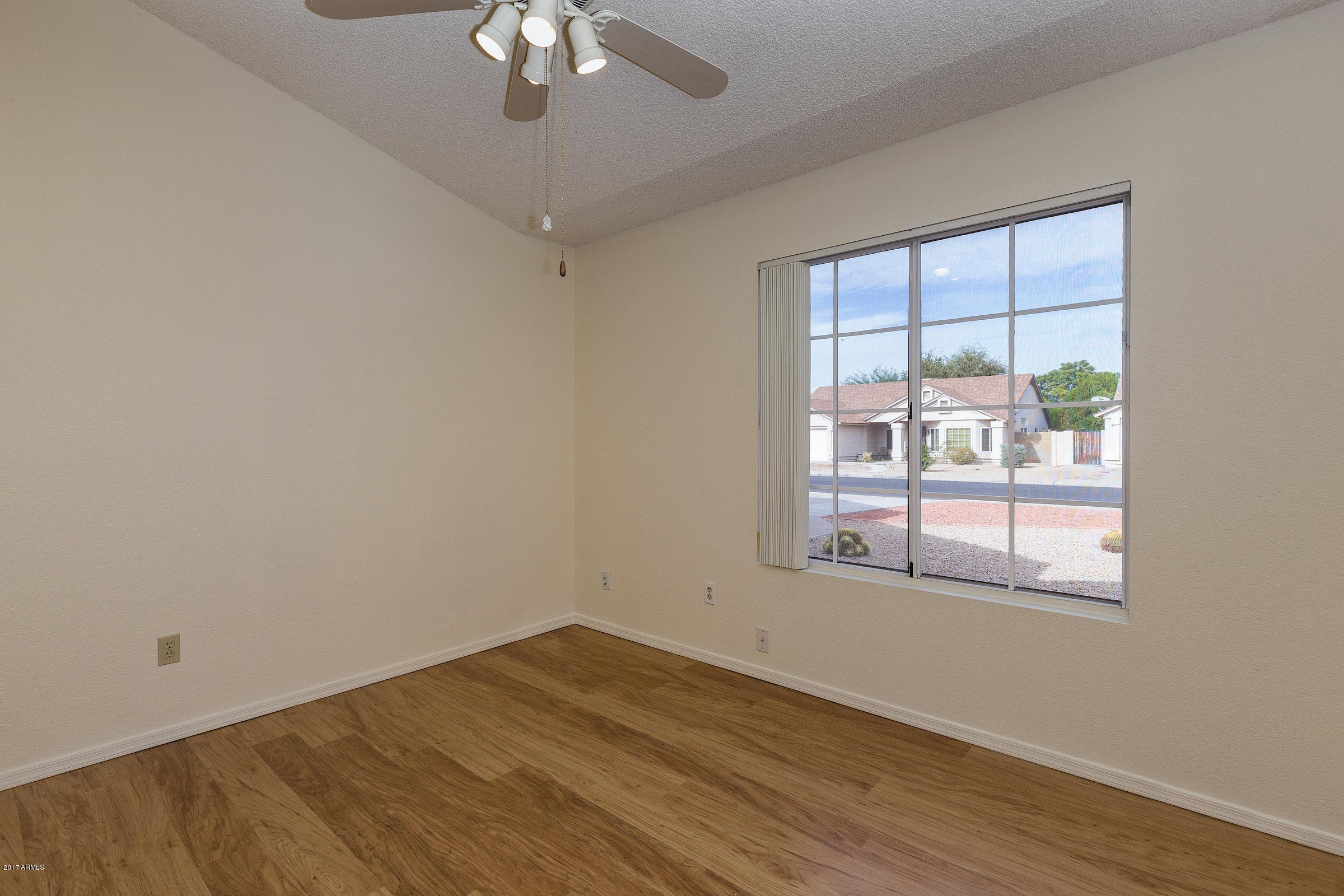 4537 East Towne Lane Gilbert, AZ 85234 - Photo 11 of 15 4537_E_Towne_Ln_13