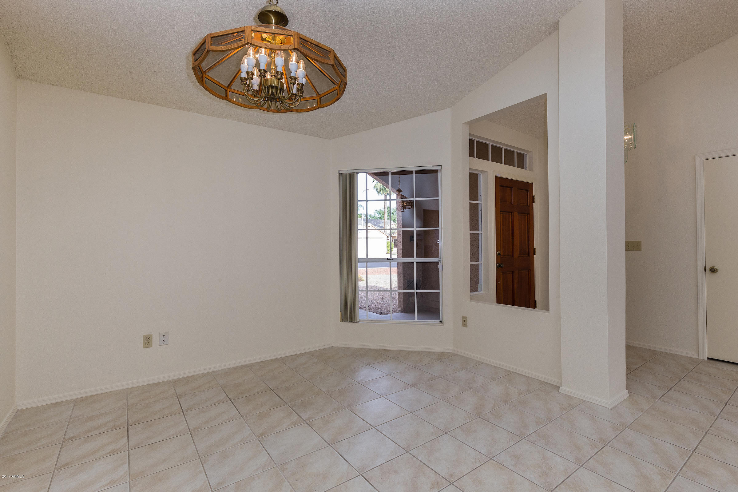 4537 East Towne Lane Gilbert, AZ 85234 - Photo 2 of 15 4537_E_Towne_Ln_04