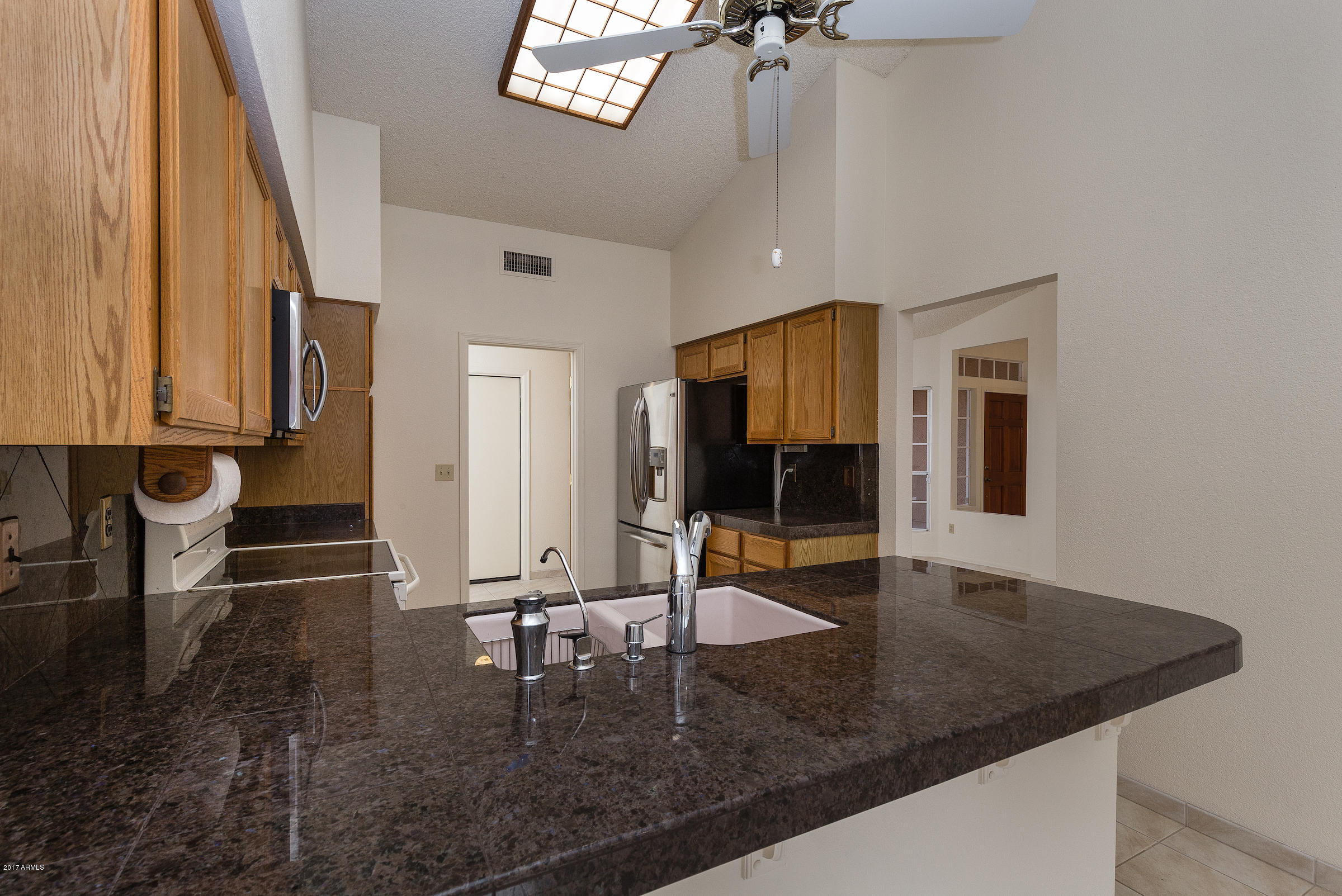 4537 East Towne Lane Gilbert, AZ 85234 - Photo 6 of 15 4537_E_Towne_Ln_06