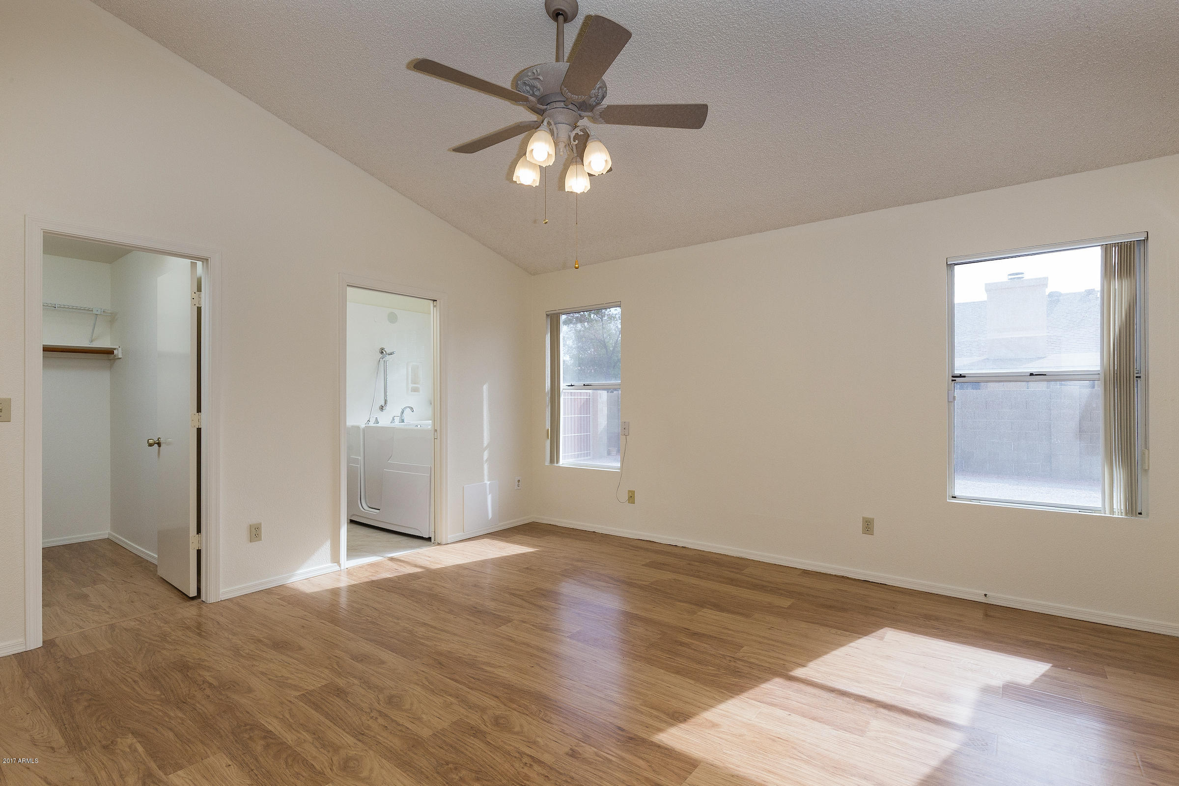 4537 East Towne Lane Gilbert, AZ 85234 - Photo 8 of 15 4537_E_Towne_Ln_08