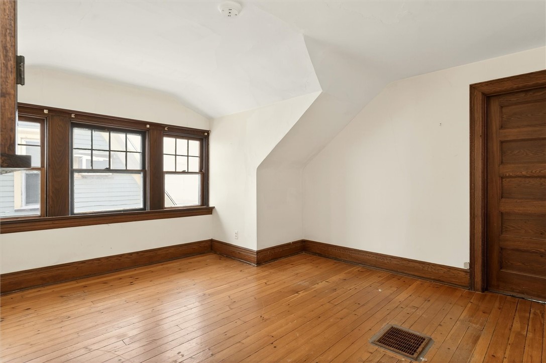 2 Thayer Street Rochester, NY 14607 - Photo 38 of 50 third floor apartment