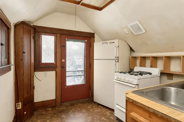 $300,000 | 2 Thayer Street, Rochester, NY 14607