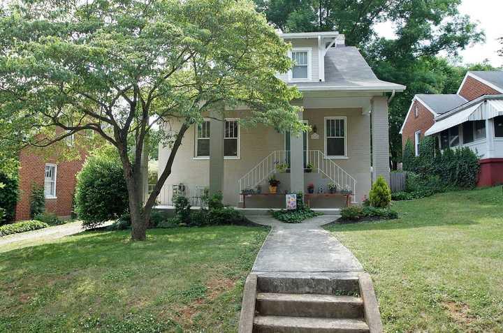 1911 Sheffield Road Southwest Roanoke, VA 24015 - Photo 1 of 31 FRONT