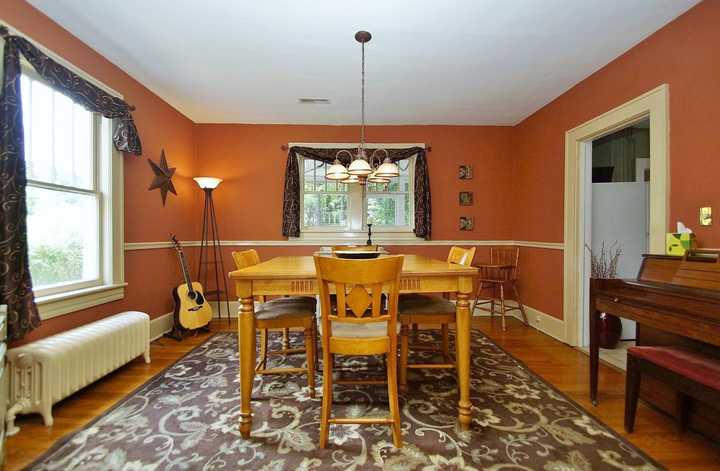 1911 Sheffield Road Southwest Roanoke, VA 24015 - Photo 12 of 31 DINING ROOM
