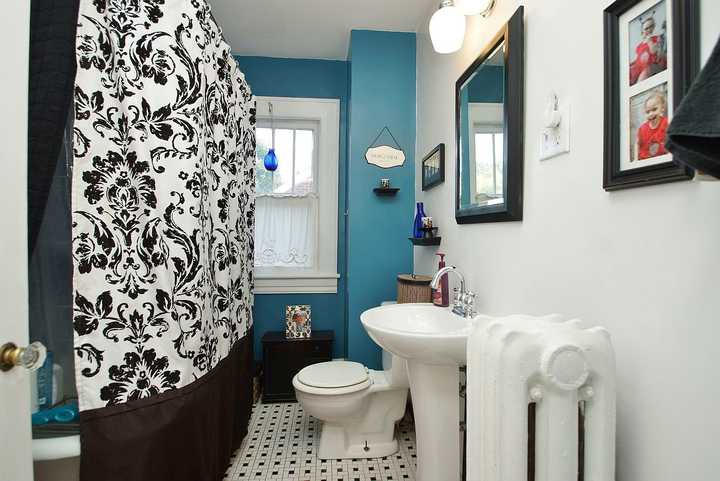 1911 Sheffield Road Southwest Roanoke, VA 24015 - Photo 24 of 31 UPPER BATH