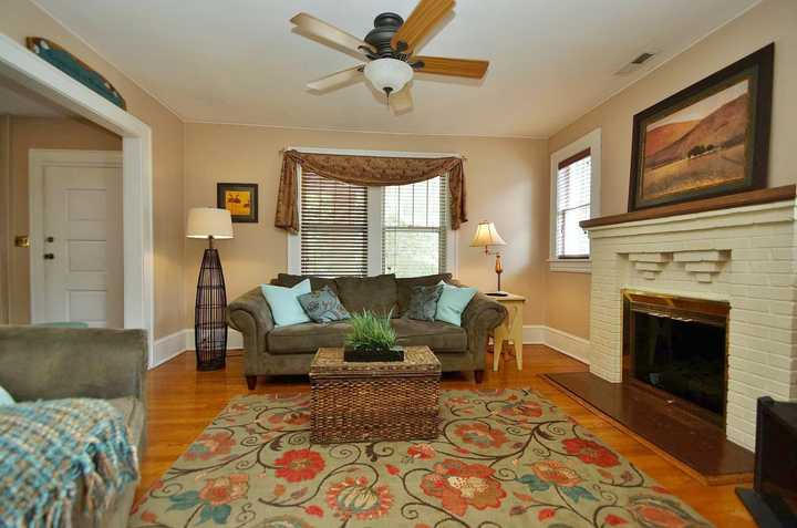 1911 Sheffield Road Southwest Roanoke, VA 24015 - Photo 6 of 31 LIVING ROOM 2