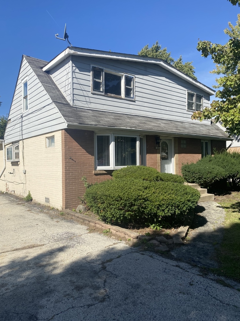 6818 Maple Court Bridgeview, IL 60455 - Photo 1 of 15 Gallery Image 1