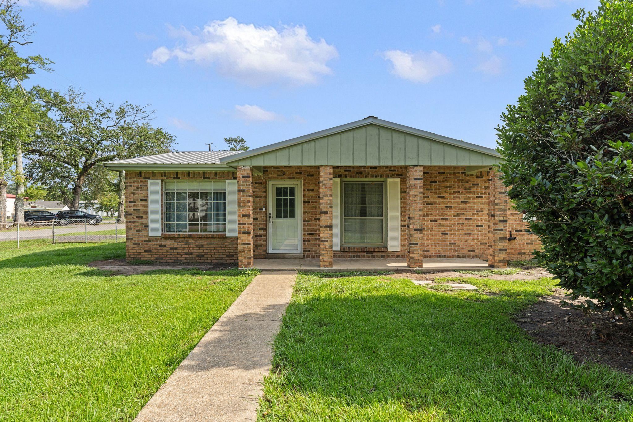 306 West Banyan Street Bay Minette, AL 36507 - Photo 2 of 34 Front Of Structure
