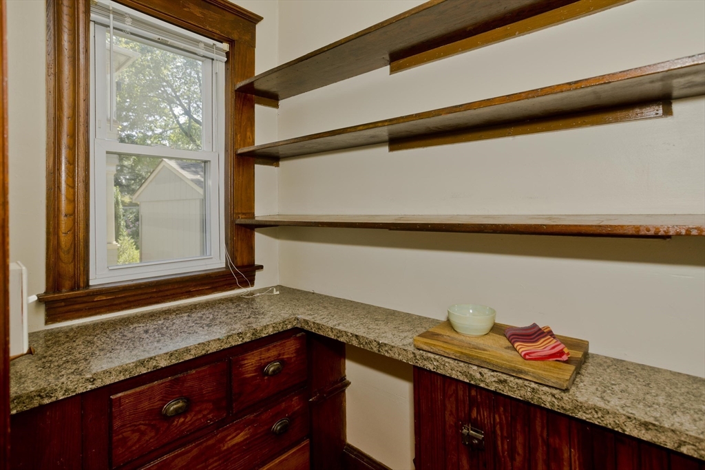 11 Lyman Road, Unit A Northampton, MA 01060 - Photo 9 of 33 Gallery Image 9