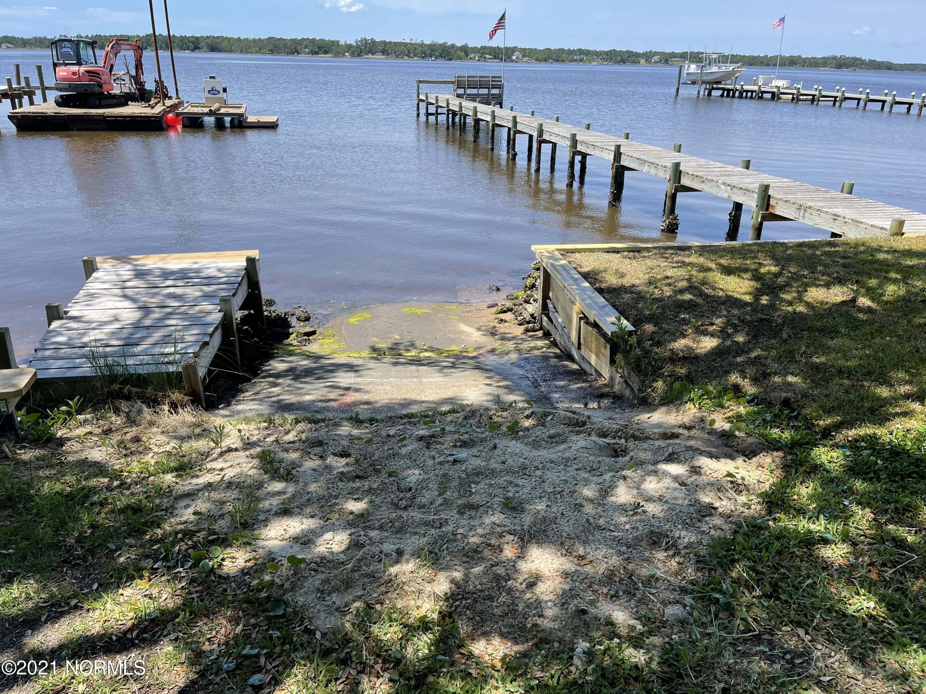 162 Sewell Road Swansboro, NC 28584 - Photo 4 of 26 4