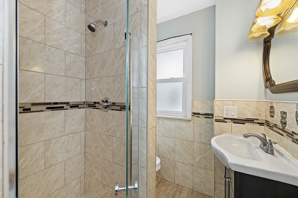 24 Riverside Court Saugus, MA 01906 - Photo 11 of 36