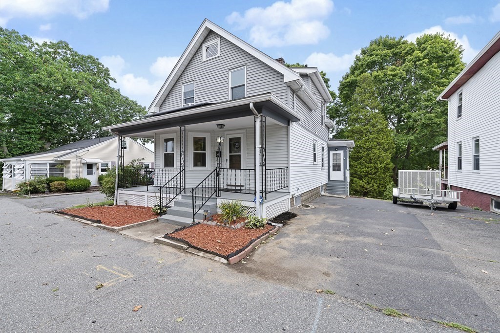 24 Riverside Court Saugus, MA 01906 - Photo 2 of 36