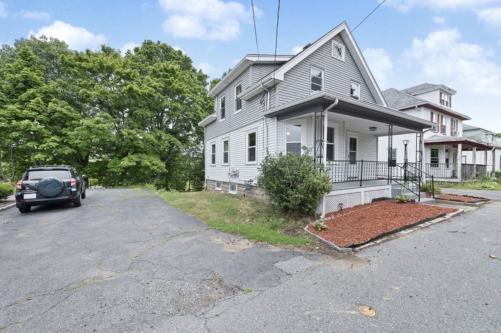 24 Riverside Court Saugus, MA 01906 - Photo 3 of 36