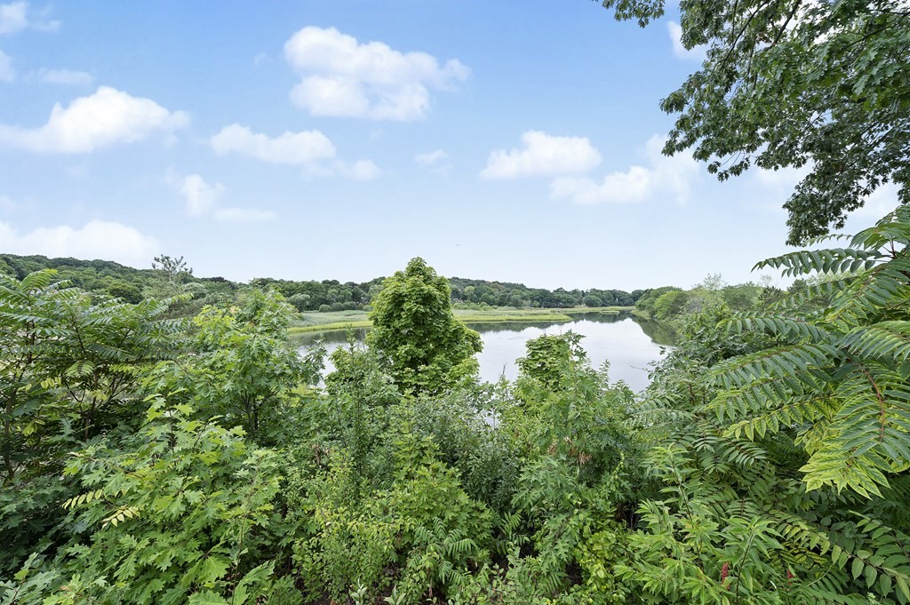 24 Riverside Court Saugus, MA 01906 - Photo 33 of 36