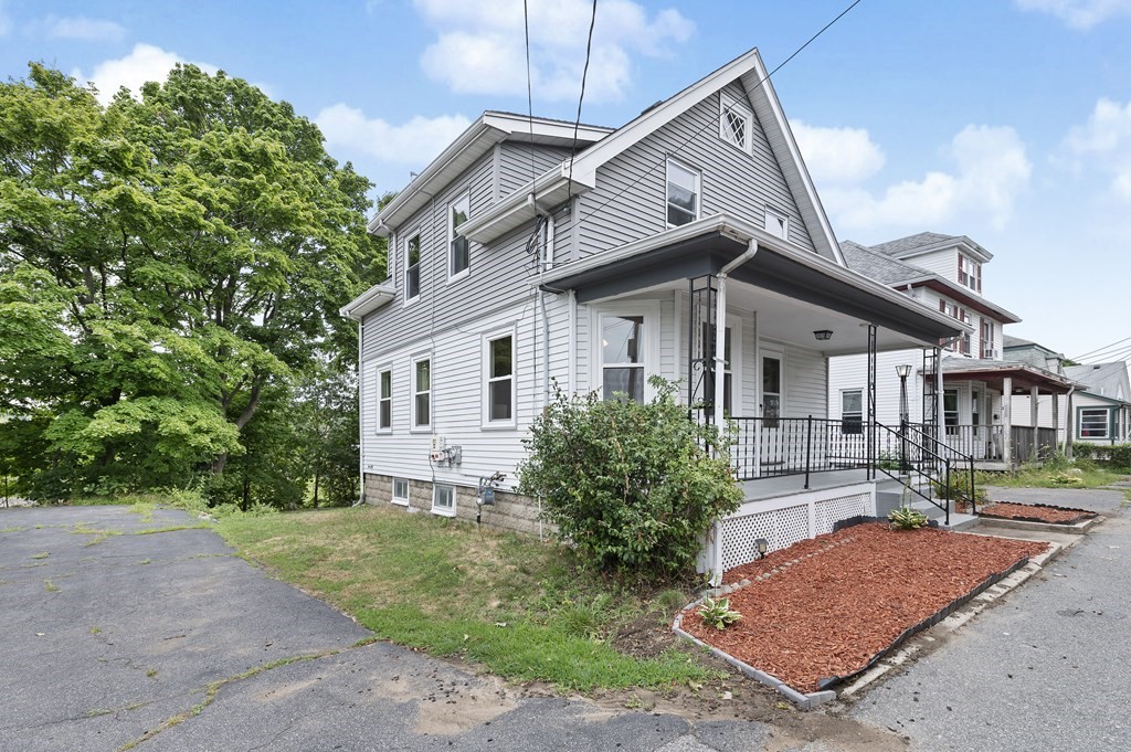 24 Riverside Court Saugus, MA 01906 - Photo 4 of 36