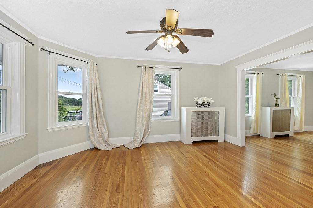 24 Riverside Court Saugus, MA 01906 - Photo 7 of 36