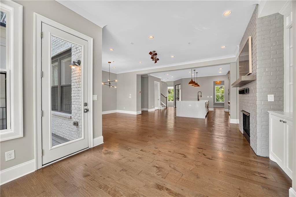 124 West Wieuca Road Northeast Sandy Springs, GA 30342 - Photo 8 of 25