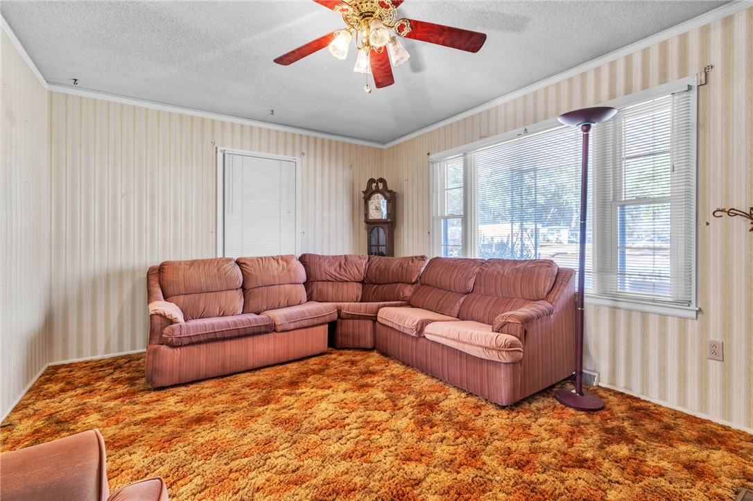 318 Fretwell Drive Anderson, SC 29626 - Photo 3 of 21