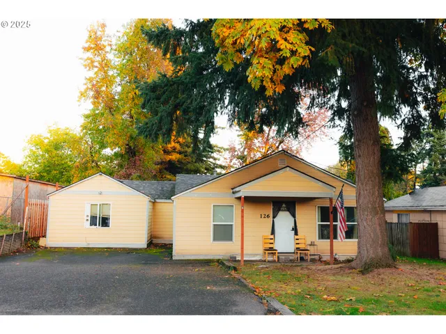 $395,000 | 126 Southeast 106th Avenue, Portland, OR 97216