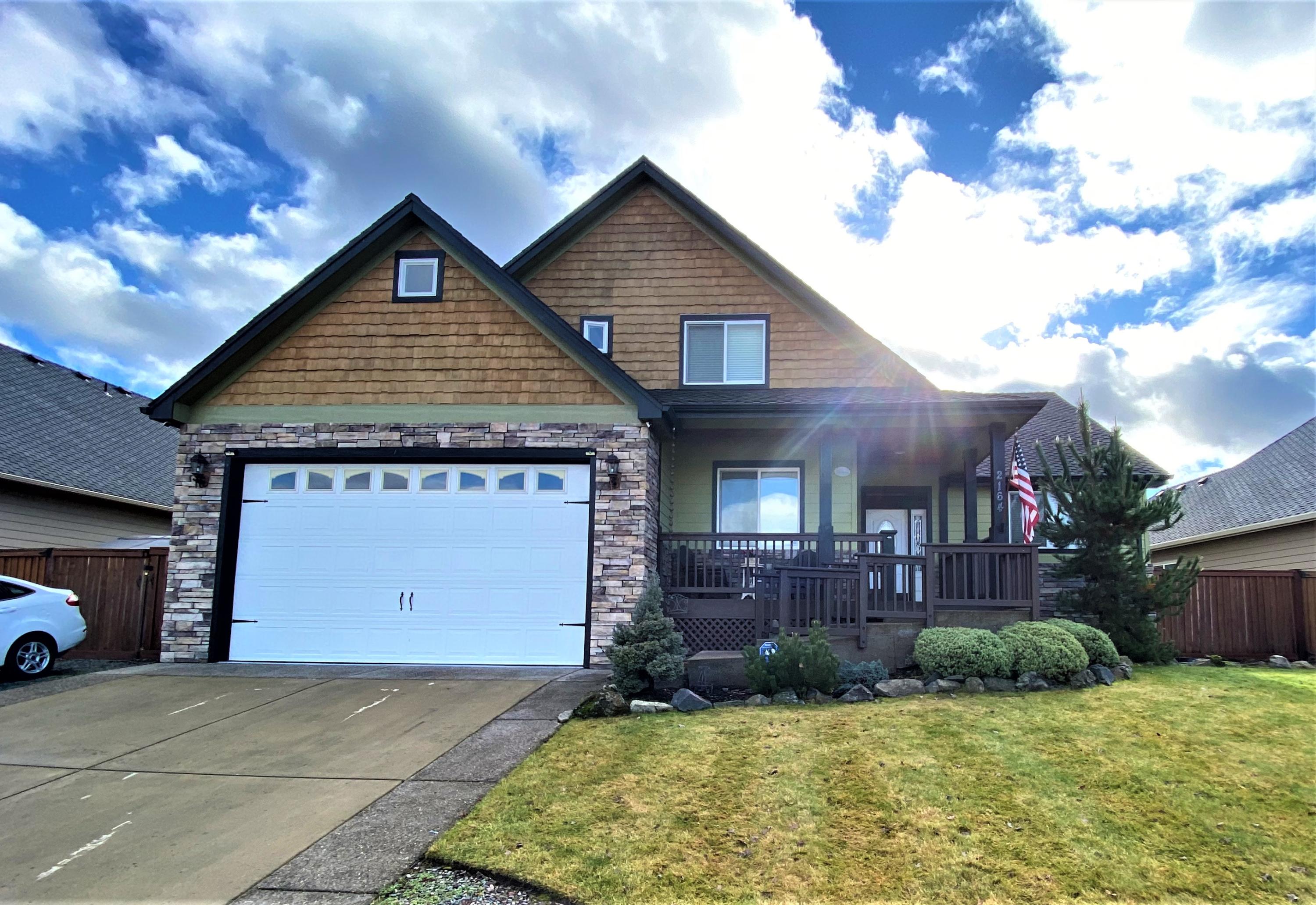 2164 Rabun Way Central Point, OR 97502 - Photo 1 of 16 Front