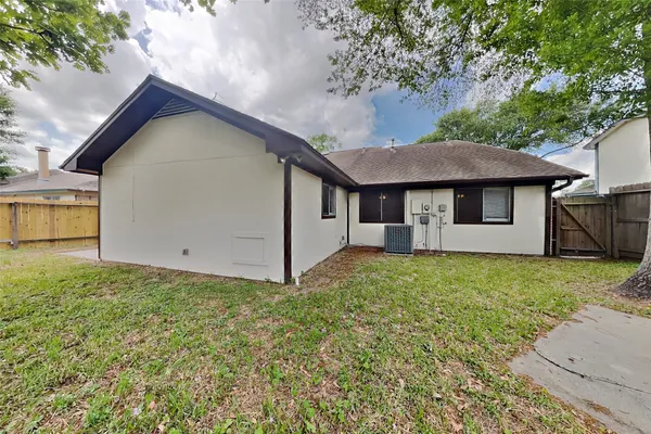 $2,000 | 15022 Ringfield Drive, Houston, TX 77084