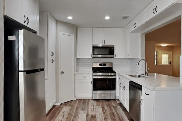 $2,000 | 15022 Ringfield Drive, Houston, TX 77084