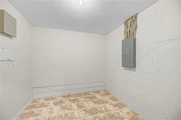 $265,000 | 5245 Overland Drive, Unit B25, Lawrence, KS 66049