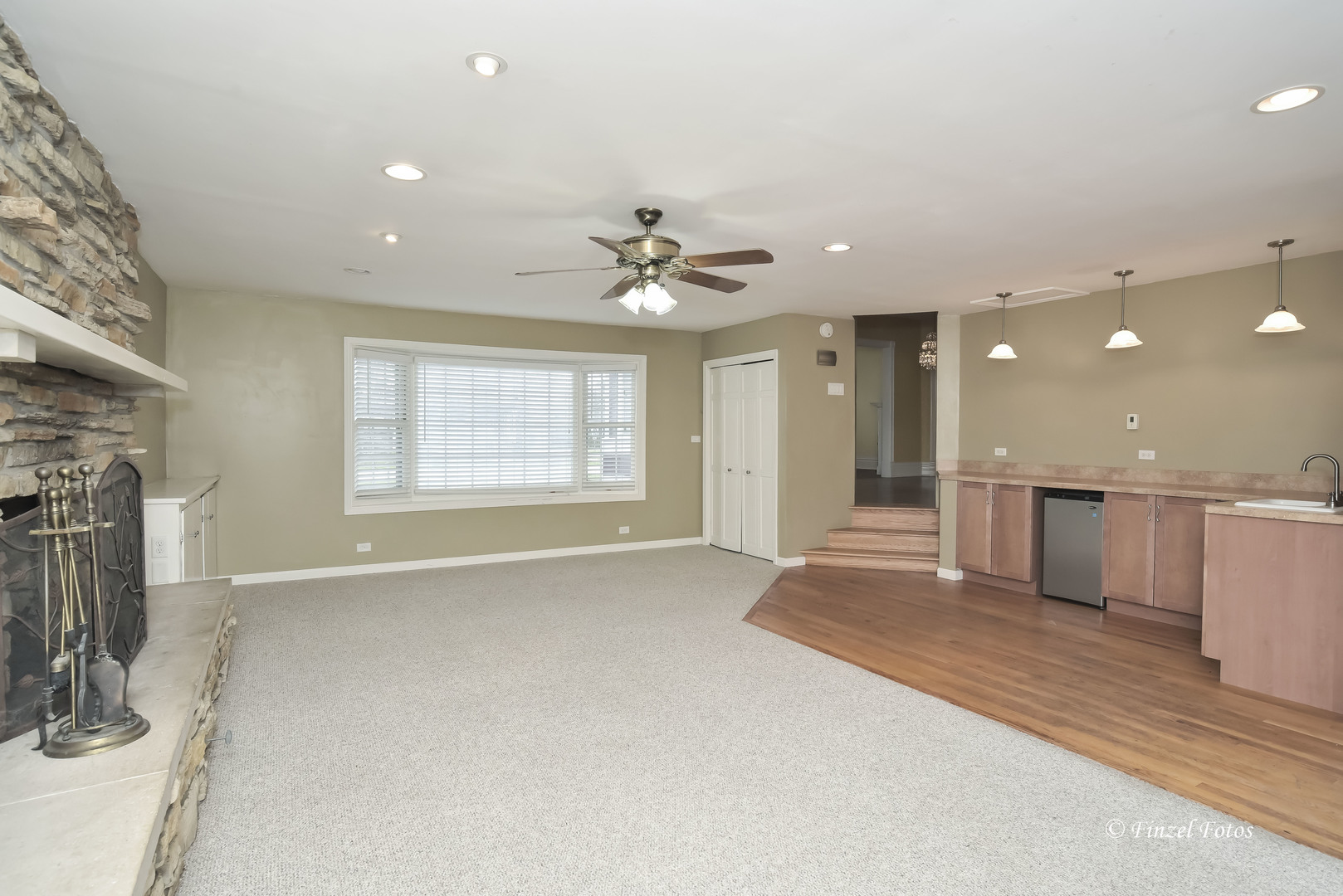 859 North Spring Street Elgin, IL 60120 - Photo 8 of 25