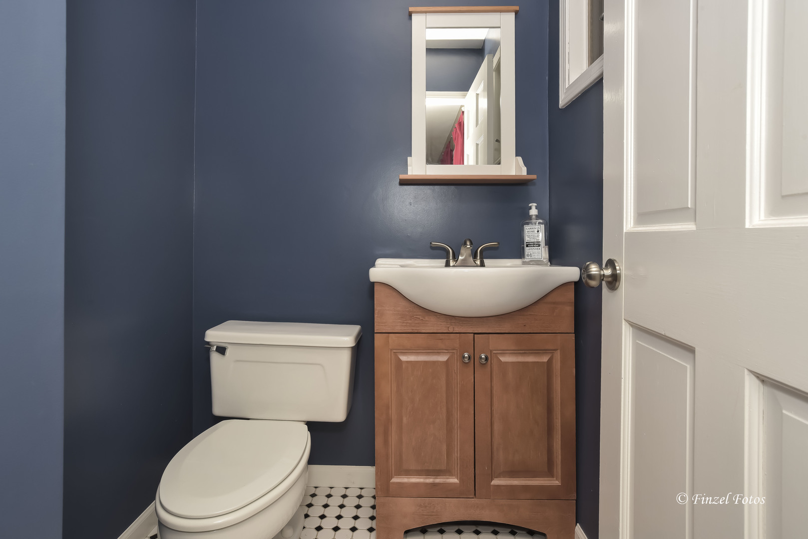 859 North Spring Street Elgin, IL 60120 - Photo 9 of 25